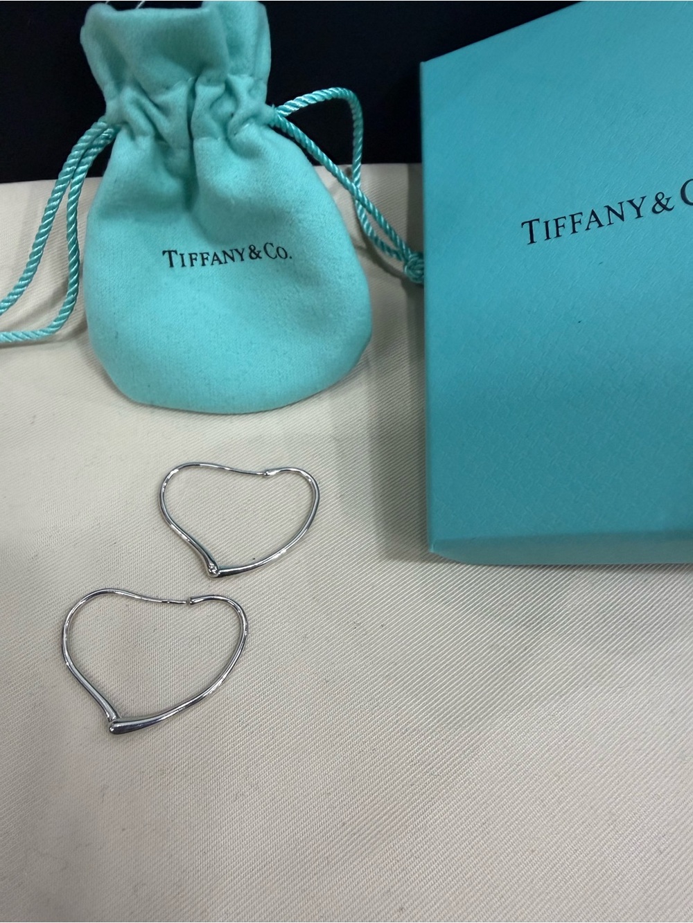 Tiffany & Co. Silver Heart Hoop Earrings with Tiffany Blue Pouch - Picture 5 of 8